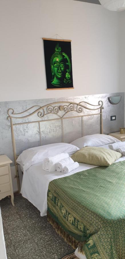 Hotel Bianchi Виареджо Экстерьер фото