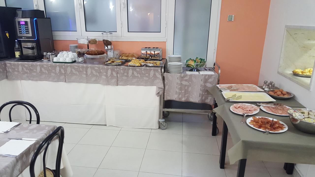 Hotel Bianchi Виареджо Экстерьер фото
