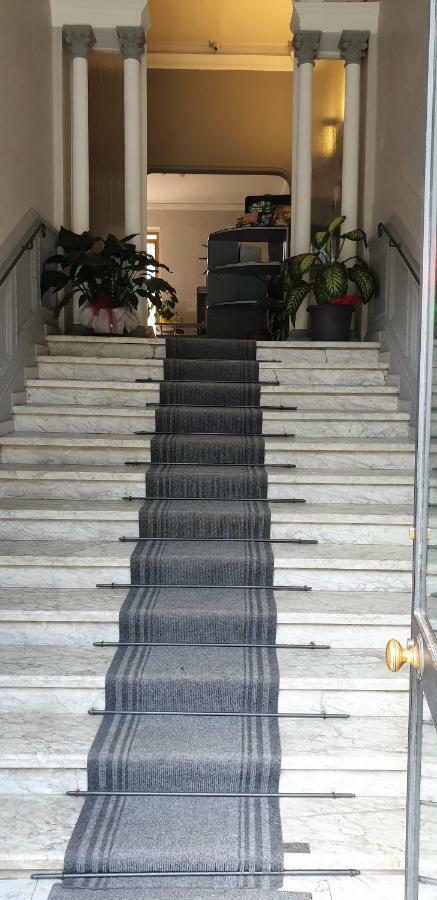 Hotel Bianchi Виареджо Экстерьер фото