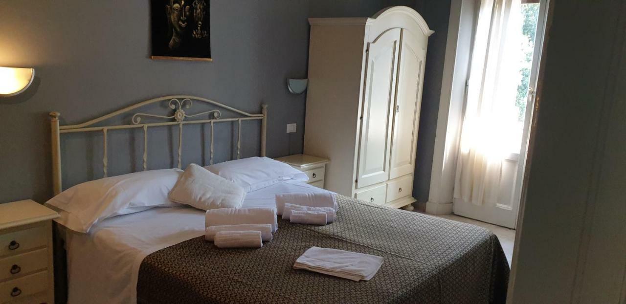 Hotel Bianchi Виареджо Экстерьер фото